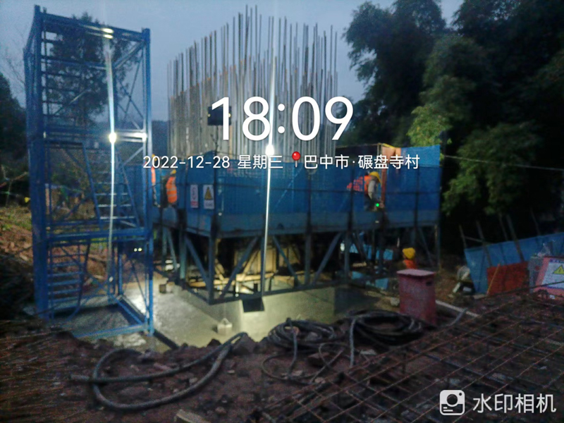 2022年11月四川苍巴高速碾盘寺互通空心墩滑模施工